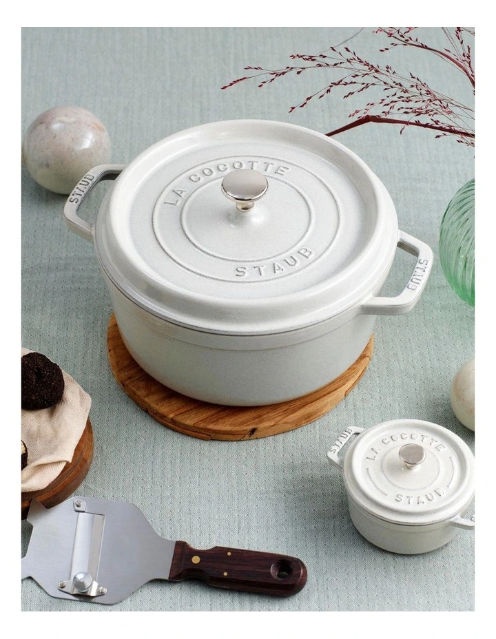 Staub 24cm/3.8L Round Cocotte White Truffle 4 Staub 24cm/3.8L Round Cocotte White Truffle - Image 2