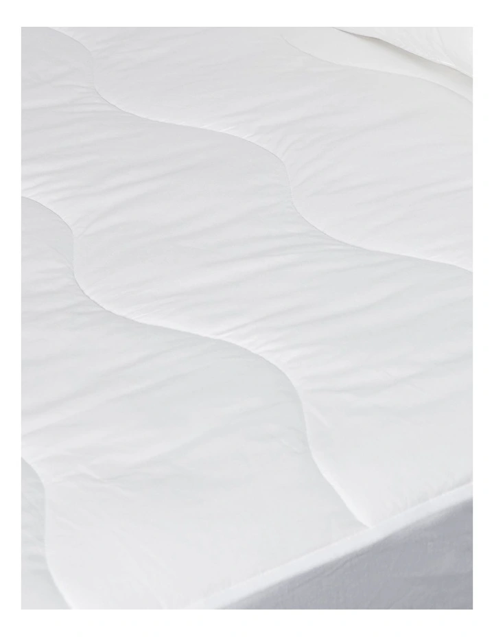 Classics Allergy Sensitive Mattress Protector 4 Classics Allergy Sensitive Mattress Protector - Image 2