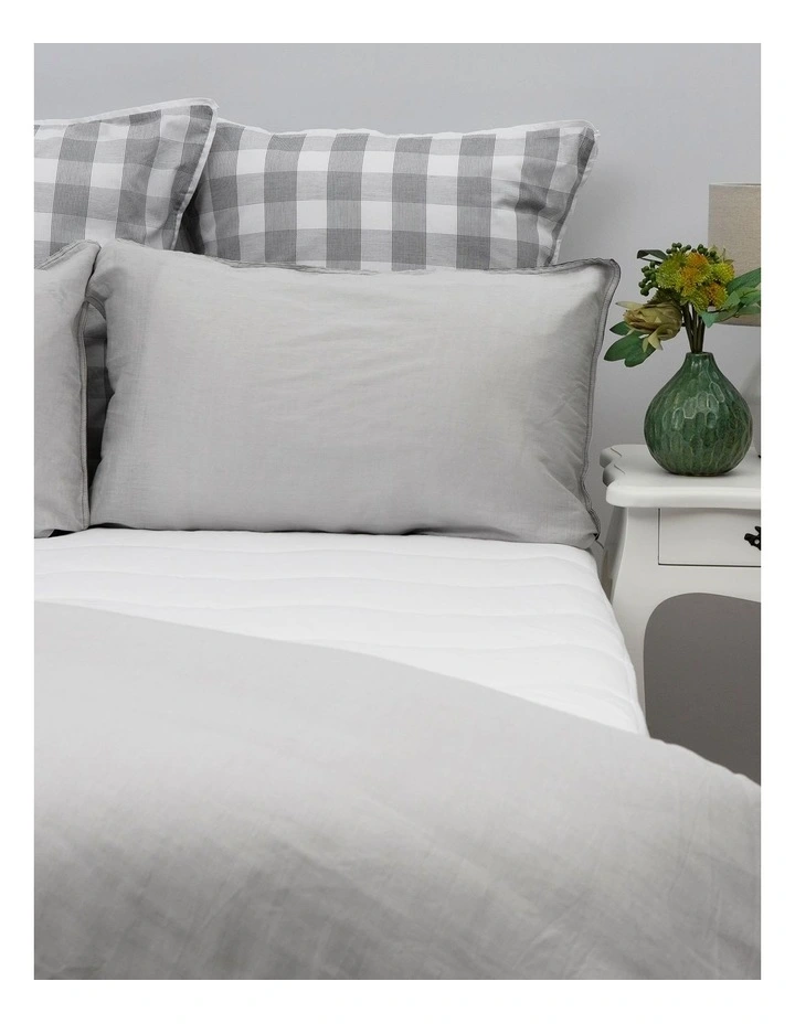 Classics Allergy Sensitive Mattress Protector 5 Classics Allergy Sensitive Mattress Protector - Image 3