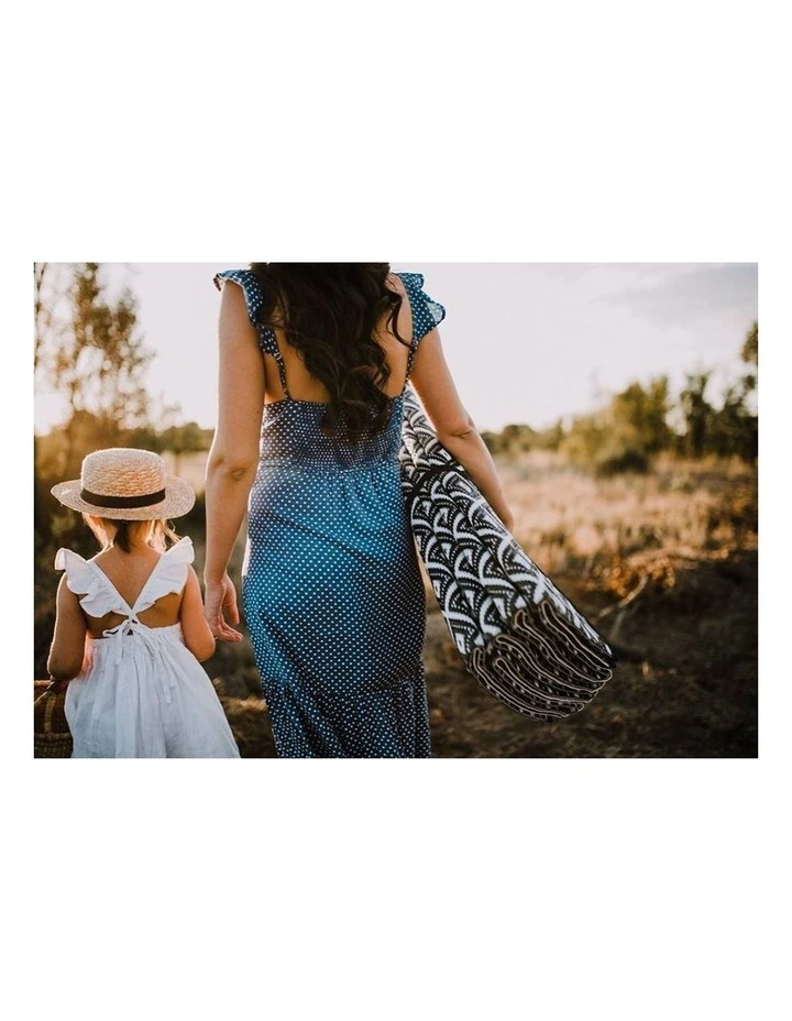 180x270cm Kimberley Black And White Recycled Plastic Outdoor Rug And Mat 7 180x270cm Kimberley Black And White Recycled Plastic Outdoor Rug And Mat - Image 5