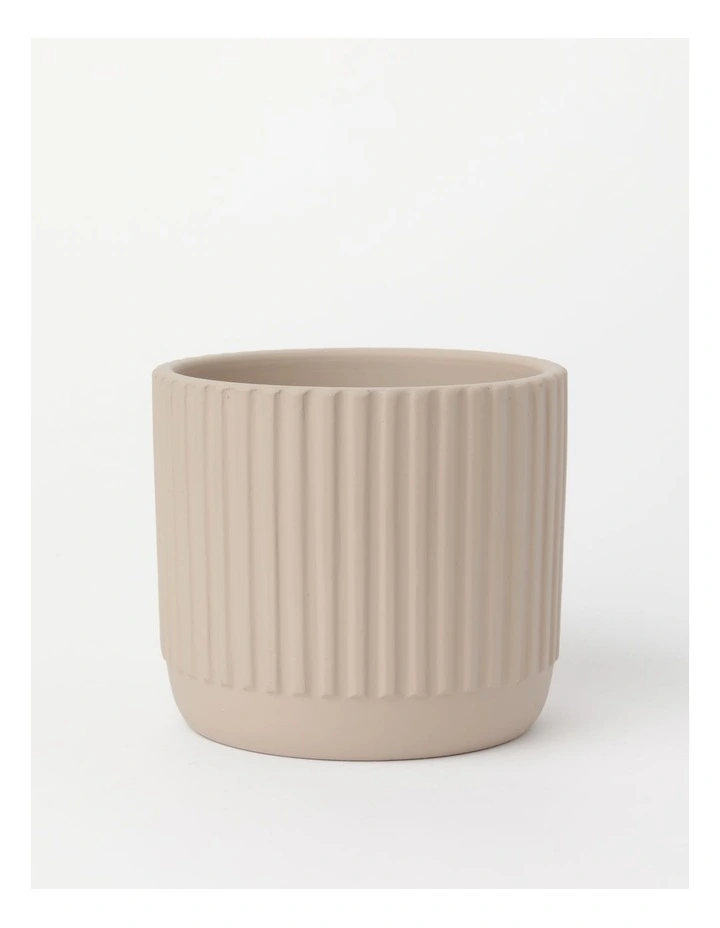 Dakota Ribbed Terracotta Planter Pot 14cm In Raffia 3 Dakota Ribbed Terracotta Planter Pot 14cm In Raffia
