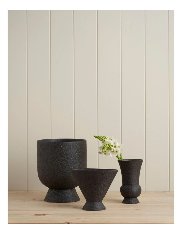 Florist Corner Scallop Vase White 6 Florist Corner Scallop Vase White - Image 4