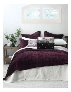 Meeka Coverlet Set In Port