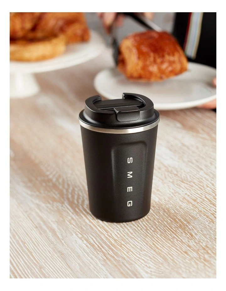 Smeg Travel Mug 350ml Black KCUP350 6 Smeg Travel Mug 350ml Black KCUP350 - Image 4