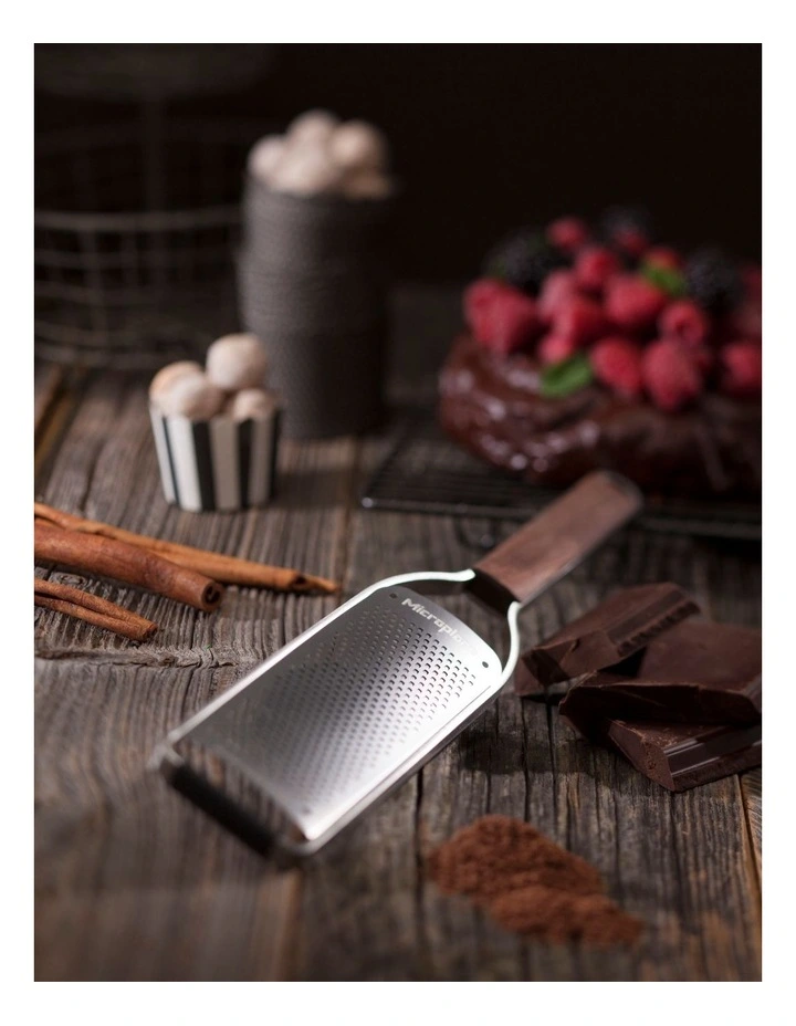 Microplane Master Fine Grater Stainless Steel 4 Microplane Master Fine Grater Stainless Steel - Image 2