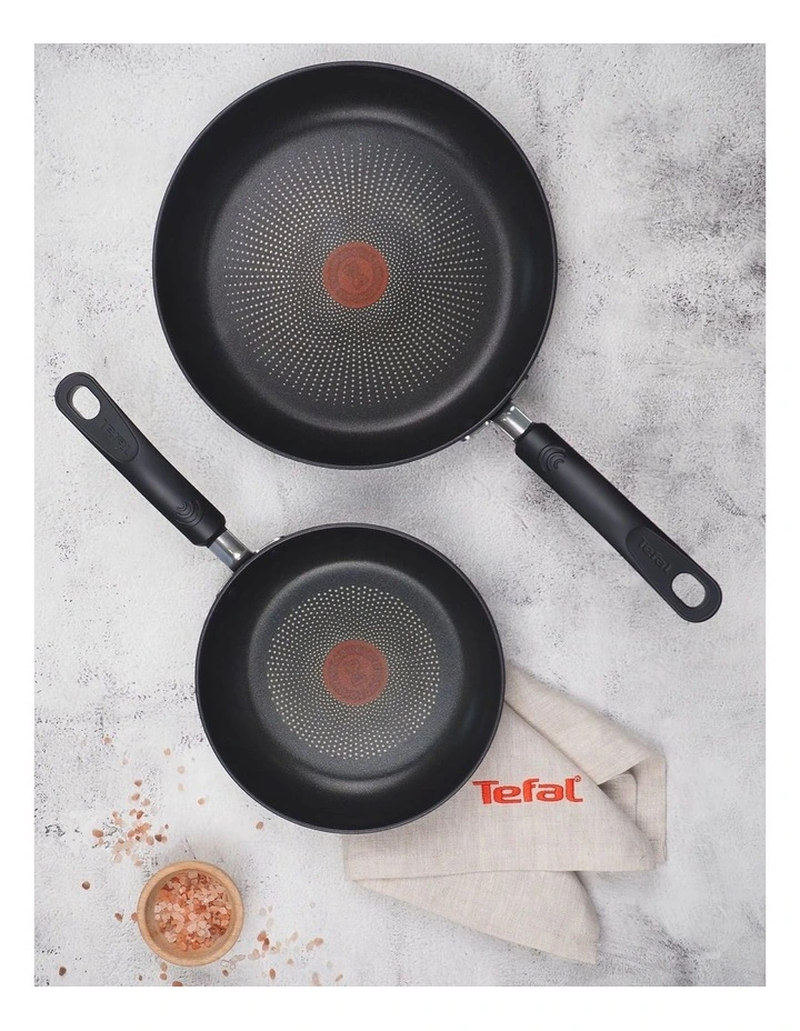 Tefal Specialty Hard Anodised Non-Stick Twin Pack Frypan Set 20/26cm In Black 4 Tefal Specialty Hard Anodised Non-Stick Twin Pack Frypan Set 20/26cm In Black - Image 2