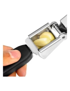 OXO Garlic Press -Household Items Shop 934746580 3 720x928