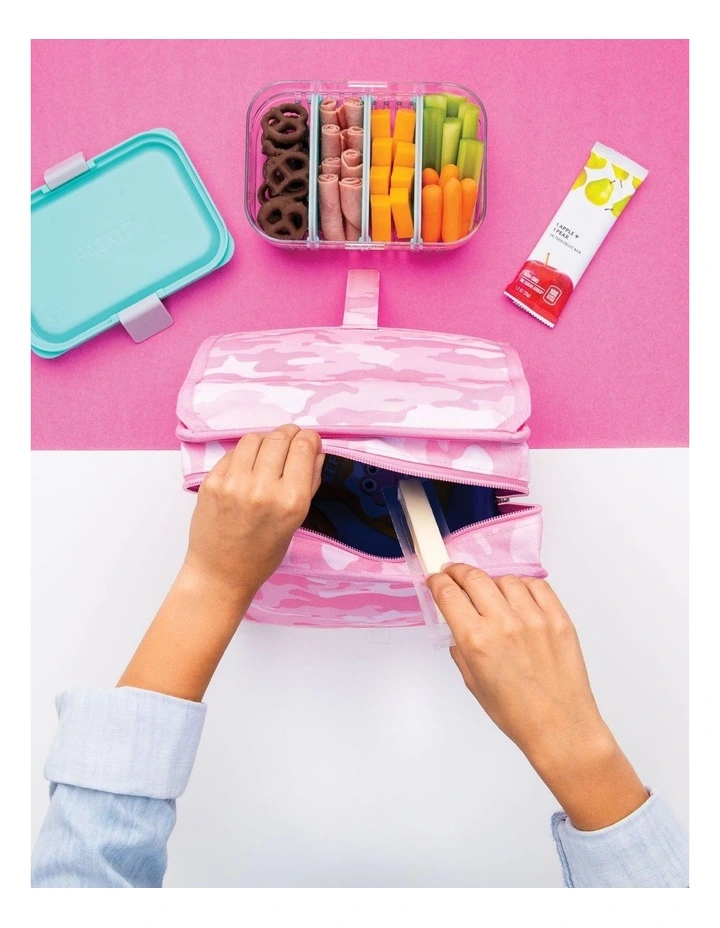 Freezable Lunch Bag In Pink Camo 9 Freezable Lunch Bag In Pink Camo - Image 7