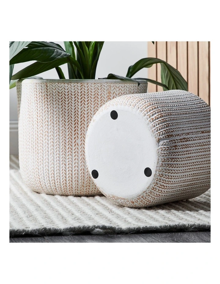 Izzy Terracotta Planter Pots Set Of 3 In Bronze 9 Izzy Terracotta Planter Pots Set Of 3 In Bronze - Image 7