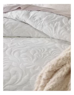 Sophia Matelasse Quilt Cover Set In White -Household Items Shop 957796930 3 720x928
