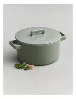 Maxwell & Williams Gift Boxed Epicurious Round Casserole 1.3L In Sage 13 Maxwell & Williams Gift Boxed Epicurious Round Casserole 1.3L In Sage -Household Items Shop 968928490 5 720x928